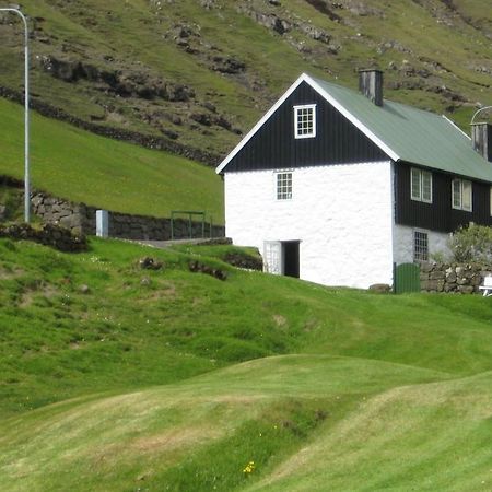 Idyllic House Near River And Ocean Leynar Экстерьер фото