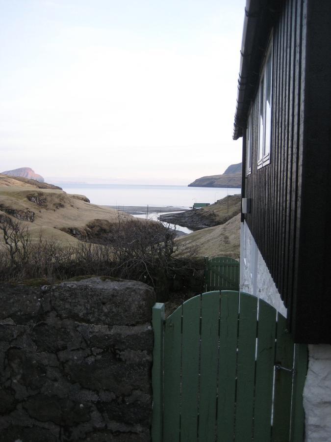 Idyllic House Near River And Ocean Leynar Экстерьер фото