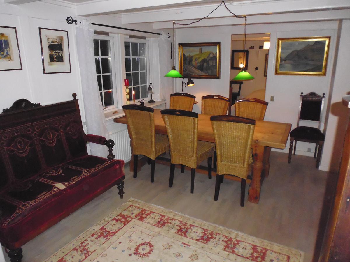 Idyllic House Near River And Ocean Leynar Экстерьер фото