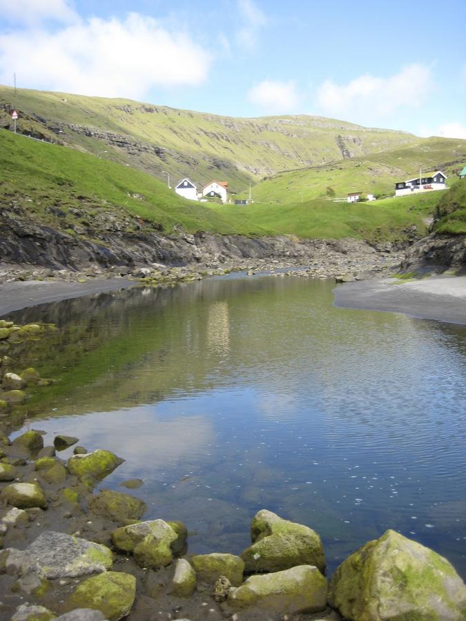 Idyllic House Near River And Ocean Leynar Экстерьер фото
