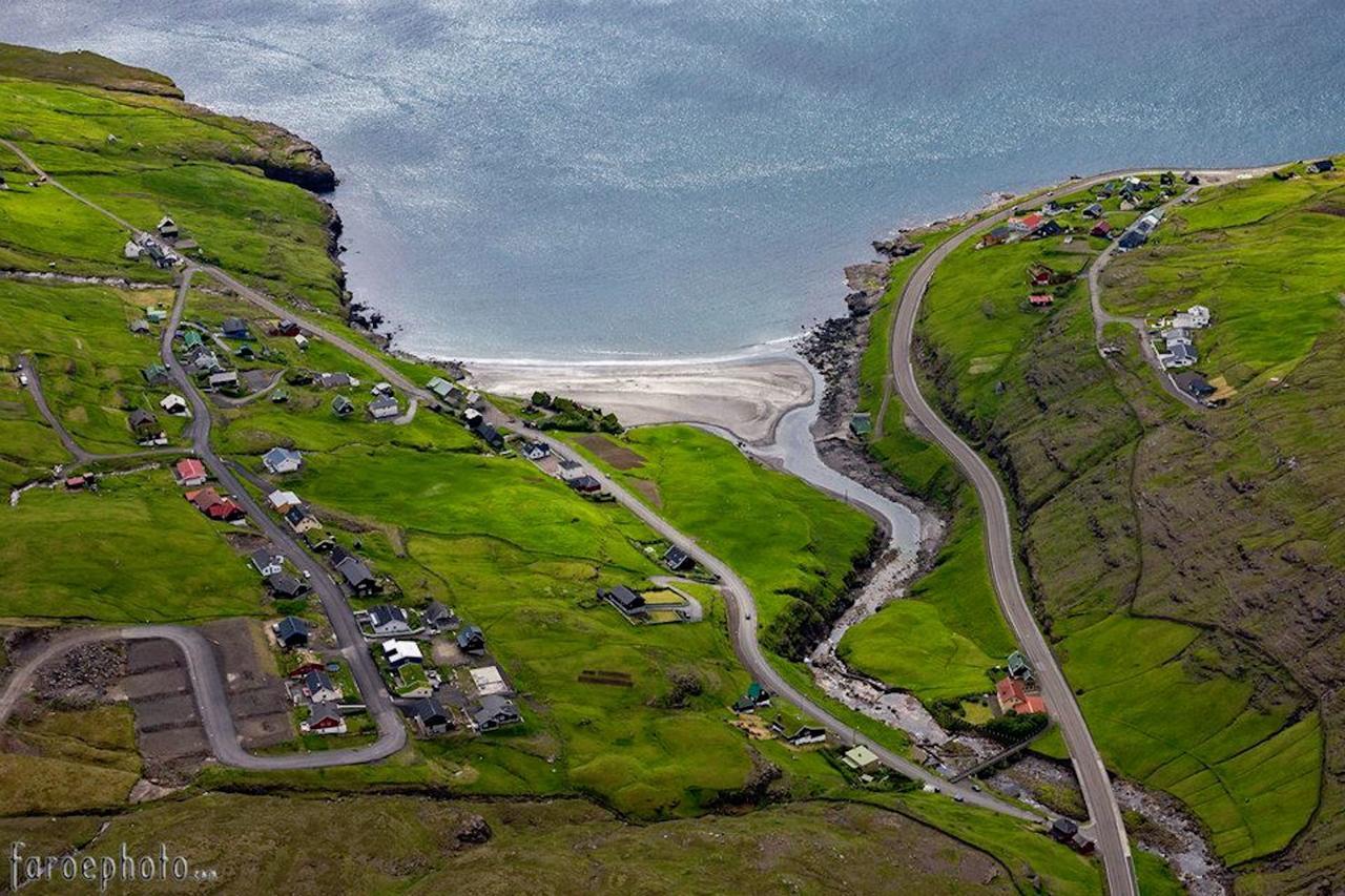 Idyllic House Near River And Ocean Leynar Экстерьер фото